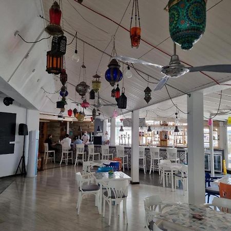 涅柔斯酒店 Paphos 外观 照片