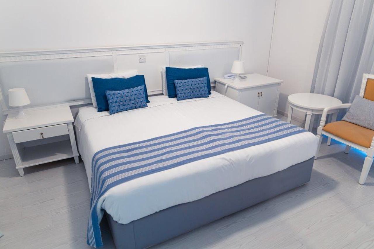涅柔斯酒店 Paphos 外观 照片