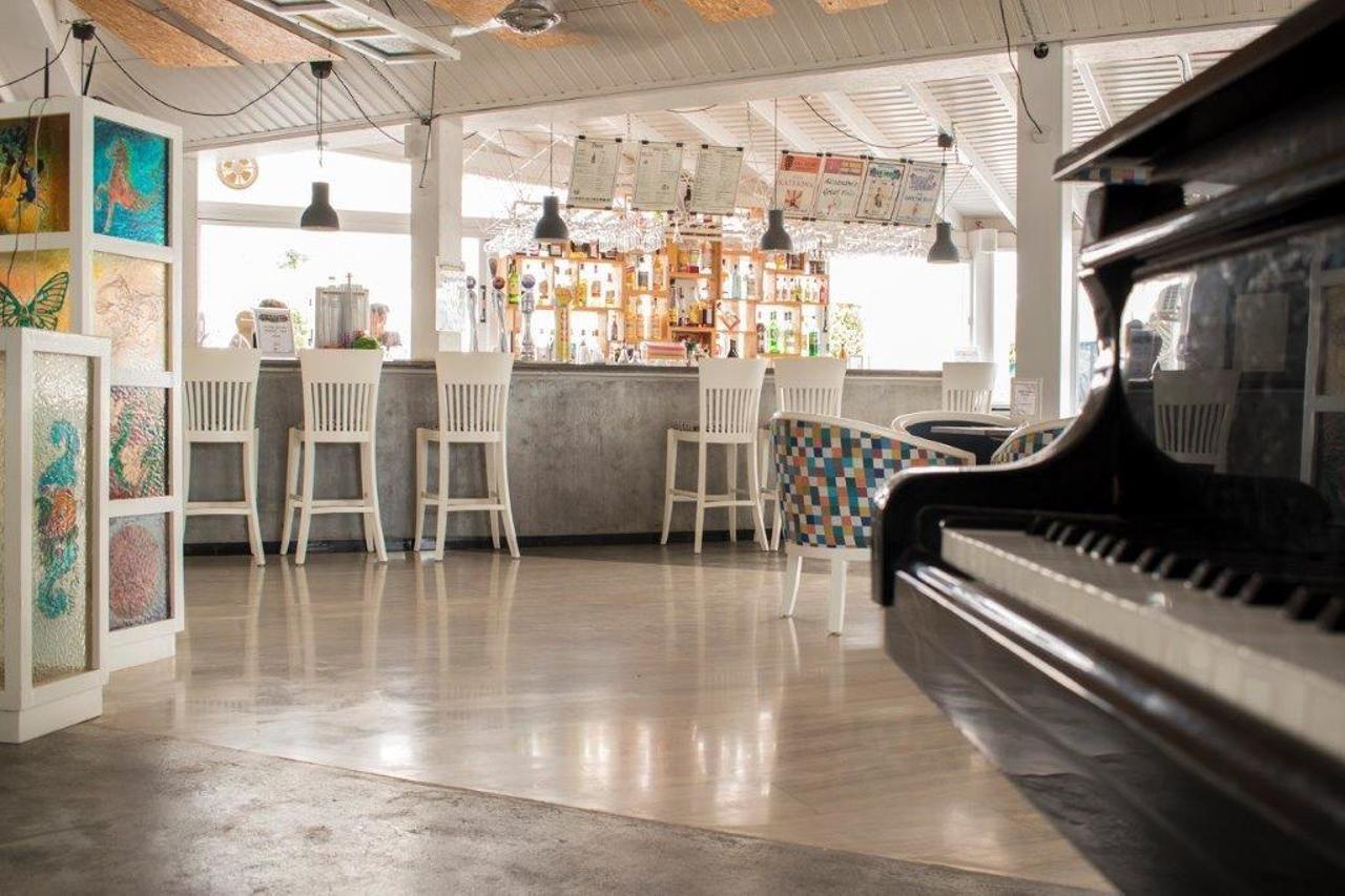 涅柔斯酒店 Paphos 外观 照片