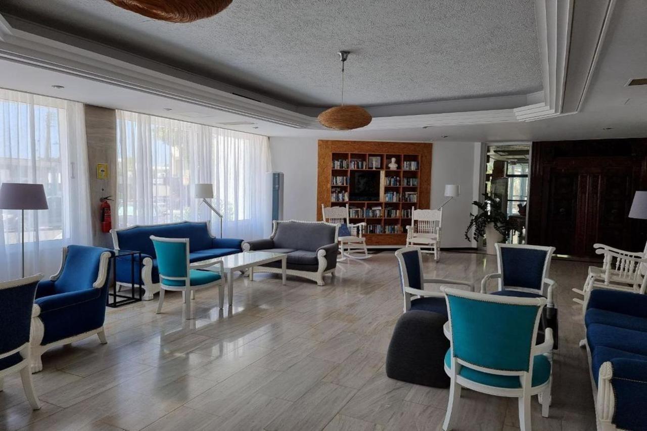 涅柔斯酒店 Paphos 外观 照片