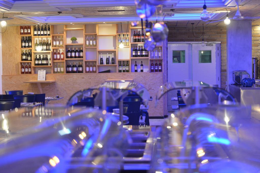 涅柔斯酒店 Paphos 外观 照片